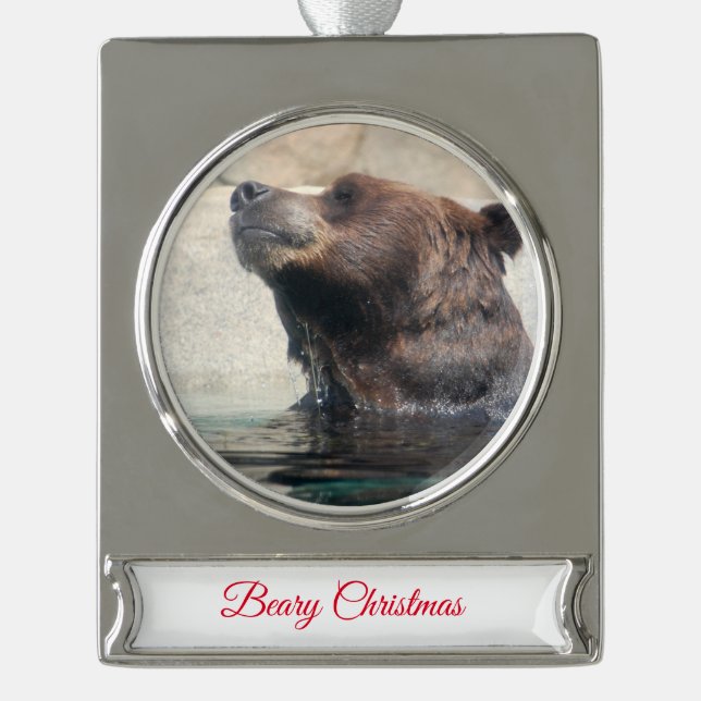 Grizzlybär im Wasser Banner-Ornament Silber (Vorderseite)
