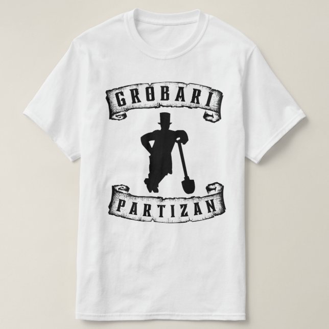 Grobari Partizan Crno Beli Grobar Sa Lopatom T-Shirt (Design vorne)