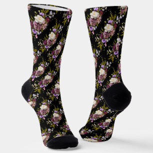 Grooms Lila Blumenbouquet auf Black Socken