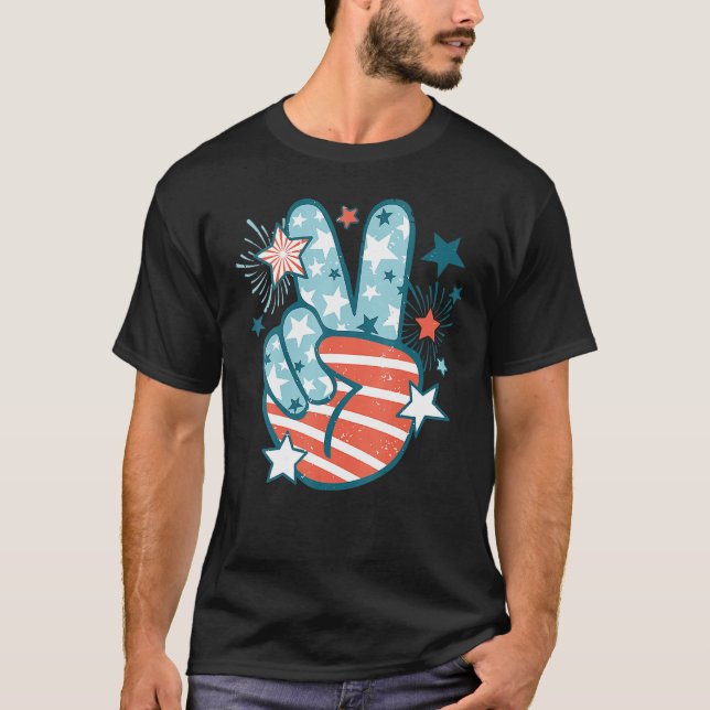 Groovy 4th Of July Peace Hand Sign USA Flag Freedo T-Shirt (Vorderseite)
