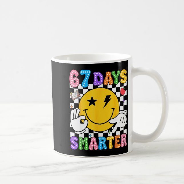 Groovy 67th Day Of School Shirt 67 Days Smarter Te Kaffeetasse (Rechts)