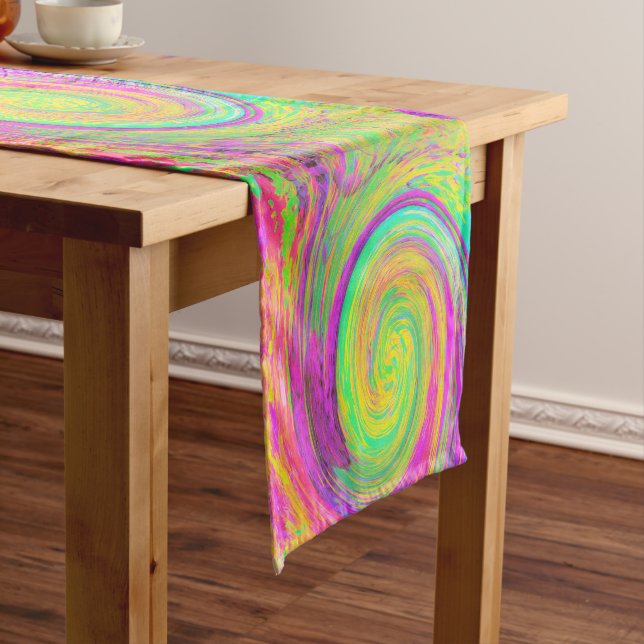 Groovy, Abstrakt, Lila und gelb, flüssiger Swirl Kurzer Tischläufer (Beispiel)