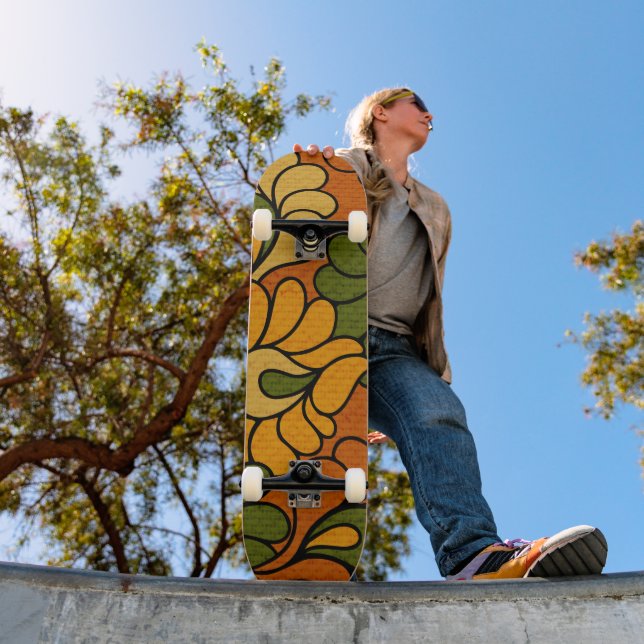 Groovy Bloom - Retro Floral 1970s skateboard (Außen 1)