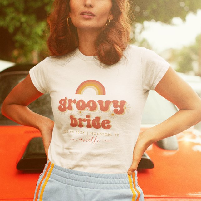 Groovy Bride Name Retro 70er Junggeselinnen-Abschi T-Shirt (Von Creator hochgeladen)