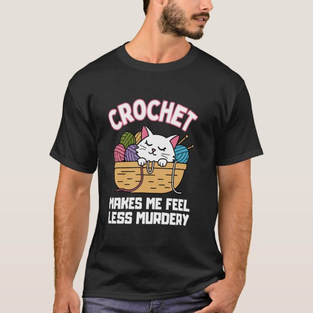 Groovy Crocheting Art and Men Crocheter Croc T-Shirt (Vorderseite)