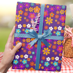Groovy Eine bunte Retro-Blumen-Geburtstagsfeier Geschenkpapier