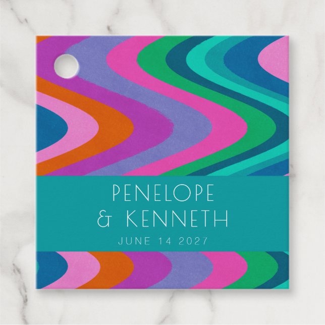 Groovy farbenfrohe Lila Retro Hochzeit maßgeschnei Geschenkanhänger (Vorderseite)