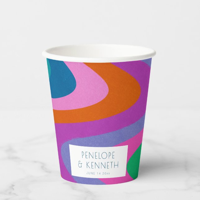 Groovy farbenfrohe Lila Retro Hochzeit maßgeschnei Pappbecher (Vorderseite)