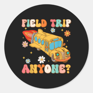 Groovy Field Trip Jedermann Schulbusfahrer gelb Runder Aufkleber
