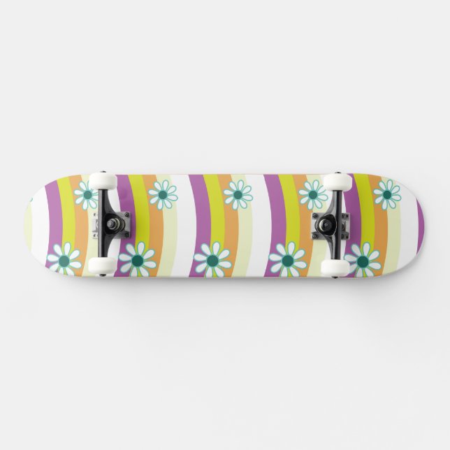 Groovy Floral Skateboard Muster (Horizontal)