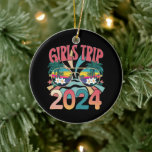 Groovy Girls Trip 2024 Summer Beach Keramik Ornament<br><div class="desc">Groovy Girls Trip 2024 Sommerurlaub am Wochenende</div>
