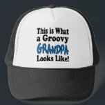 Groovy Grandpa Truckerkappe<br><div class="desc">Super Cooler Artikel sagt,  das ist,  wie ein Groovy Opa aussieht.  Macht ein großartiges Geschenk für den Opa in eurem Leben!</div>