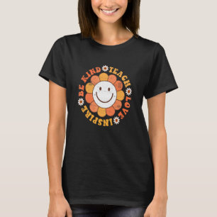 Groovy Hippie-Lehrer Sei nett Lehre Liebe Inspirie T-Shirt