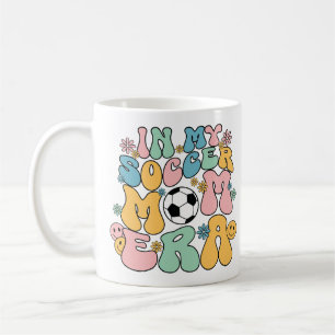 Groovy in meiner Fußball-Mama Era Funny Soccer Mam Kaffeetasse