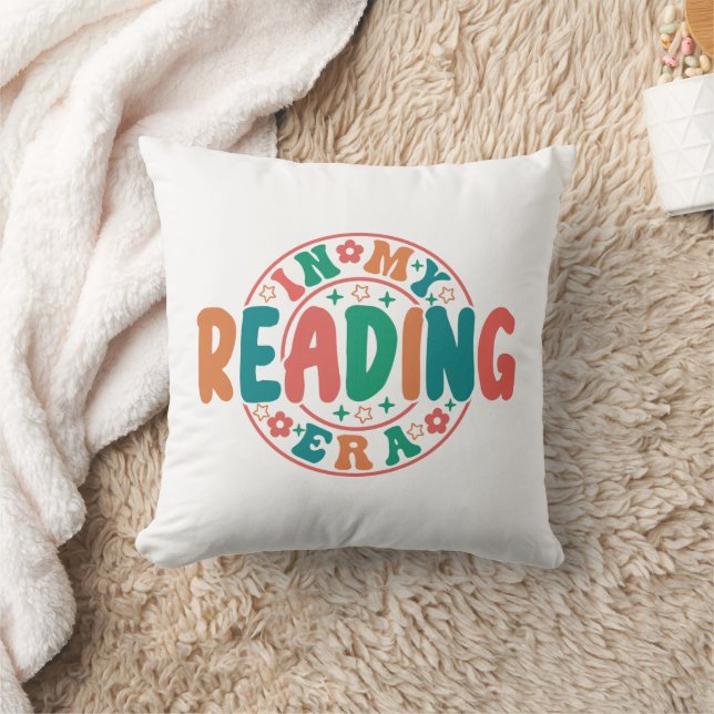 Groovy "In My Reading Era" Wavy Font Graphic Kissen (Decke)