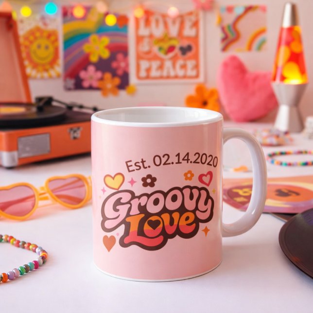 Groovy Love Personalized Valentine’s Gift Retro Kaffeetasse (Von Creator hochgeladen)