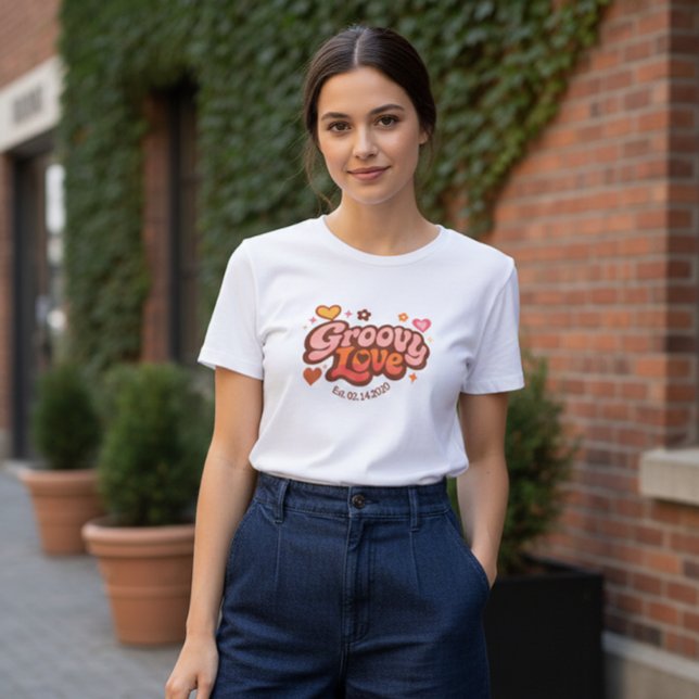 Groovy Love Personalized Valentine’s Gift Retro T- T-Shirt (Von Creator hochgeladen)