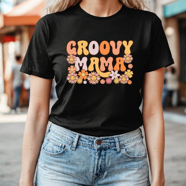 Groovy Mama | Typografie Retro 70er Floral T-Shirt (Von Creator hochgeladen)