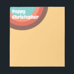 Groovy Modern Retro Farbige Kurven Personalisiert Notizblock<br><div class="desc">Mit einem Hut-Tipp zu einem 70er Groove zeichnet sich dieses Design durch fette Kurven und einen fetten, fröhlichen Typ aus. Mit einer Palette von gelben, peachy orangen, hellrot, braun und türkis, kreierte ich fette konzentrische Kreise, die dann vergrößert werden, sodass der Hintergrund einen Teil der fantastischen Kurven bietet. Der fröhliche...</div>