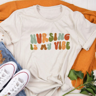 Groovy Nursing ist meine Vibe, Gesundheit, Kranken Tri-Blend Shirt