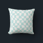 Groovy Pastel Blue White Karos Checkered Kissen<br><div class="desc">Cooles,  sehr trippiges Gitter gekletterte Karo Wohngestaltung für Schlafzimmer,  Wohnzimmer,  Küche jeden Tag gute Villen in schönen pastellfarbenen ästhetischen hellpastellblauen Farbe. Einfache,  zerklüftete Karos in Pastellfarben für ein wenig Retro-psychedelischen Stil.</div>