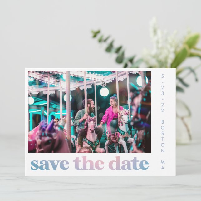 Groovy Pastel Lila Gradient Retro Foto Hochzeit Save The Date (Stehend Vorderseite)