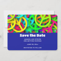 Groovy Peace signalisiert Rainbow Pattern Wedding