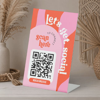 Groovy Pink & Roter Trendiger Social Media QR Code Sockelschild