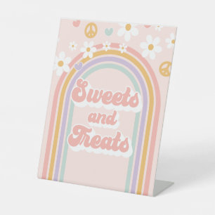Groovy Rainbow Geburtstags-Süßigkeiten und Leckere Sockelschild