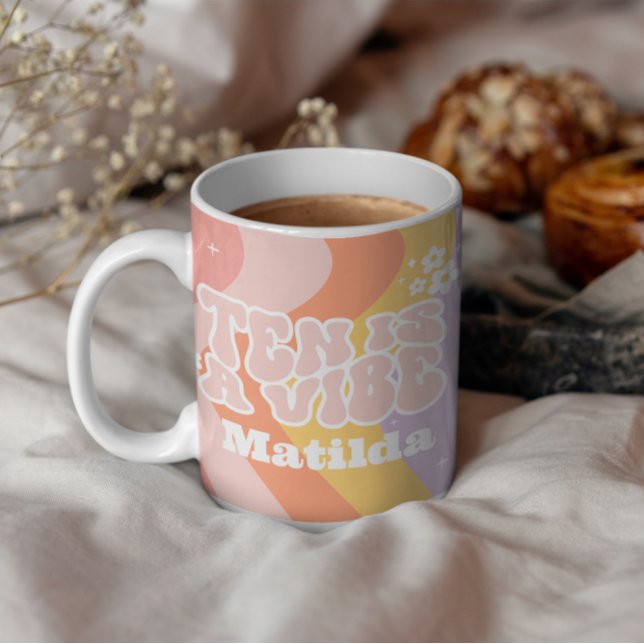Groovy Regenbogen zehn ist eine vibe 60er Jahre Re Kaffeetasse (Von Creator hochgeladen)