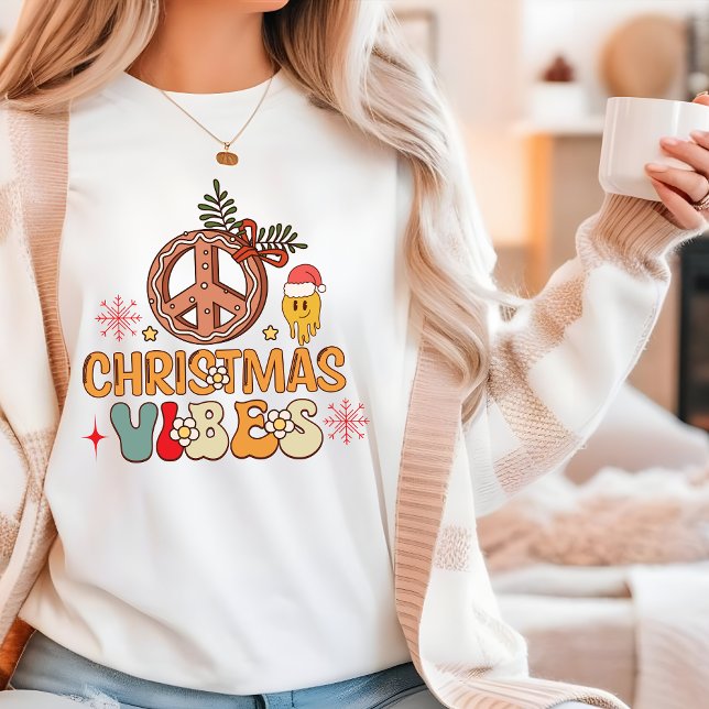Groovy Retro Christmas Vibes Peace Sign Tri-Blend Shirt (Von Creator hochgeladen)