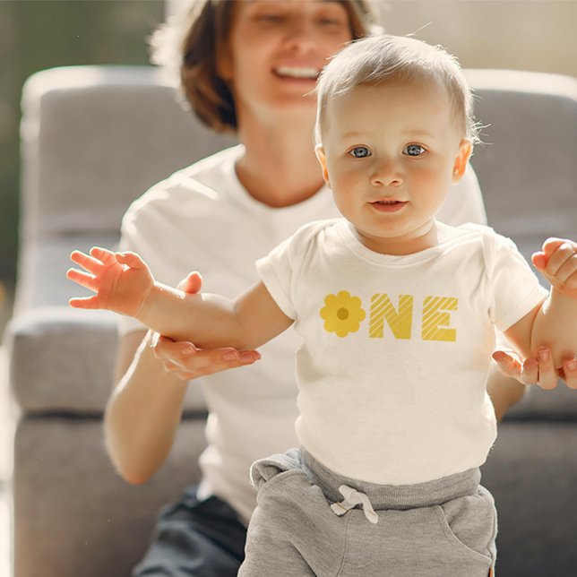 Groovy Retro Floral First Birthday Theme Tee (Von Creator hochgeladen)