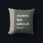 Groovy Retro Green Mushrooms Custom Bat Mitzvah Kissen<br><div class="desc">Groovy Retro Green Mushrooms Custom Bat Mitzvah Throw Kissen</div>