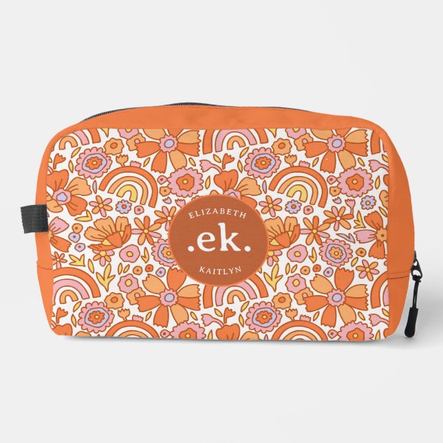 Groovy Retro Orange Blumenmonogramm Waschbeutel (Vorderseite)