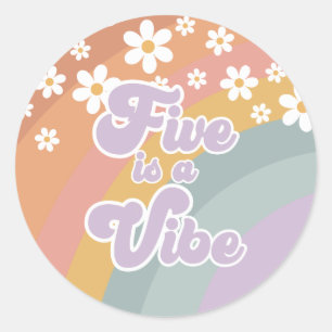 Groovy Retro Rainbow Five ist ein Vibe Runder Aufkleber