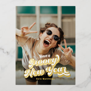 Groovy Retro Typografie Frohes Neues Jahr Folien Feiertagspostkarte