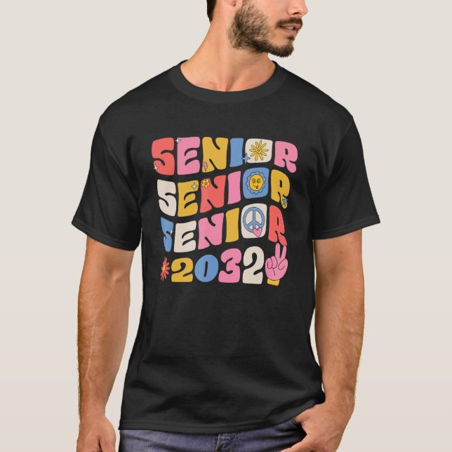 Groovy Senior 2032 Graduation Back To School Class T-Shirt (Vorderseite)