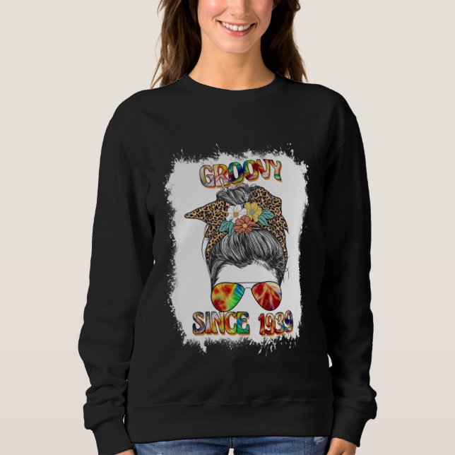 Groovy Since 1939 Messy Bun Hip Retro 60s 70s Sweatshirt (Vorderseite)