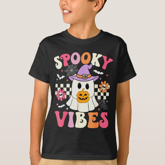 Groovy Soky Vibes Retro Ghost Holding Pumpkin Hall T-Shirt (Vorderseite)