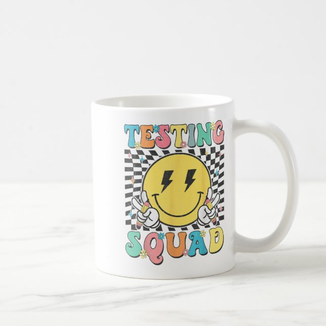 Groovy Test Day Testing Squad Motivation Lehrer S Kaffeetasse (Rechts)