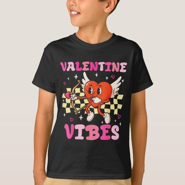 Groovy Valentine Vibes Heart Cud Women Men  T-Shirt (Vorderseite)