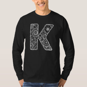 Großbuchstabe K Floral Chic Boho Abstrakte Kritze T-Shirt