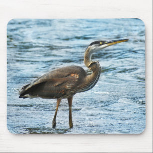 Große Blaue Heron im blauen Wasser Mousepad