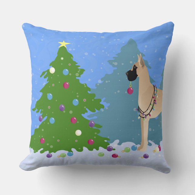 Große Däne, die einen Weihnachtsbaum im Wald dekor Kissen (Vorderseite)