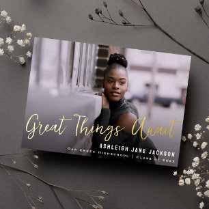 Große Dinge erwarten Abschluss Foto Ankündigung