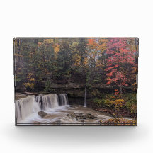 Große Fälle von Tinkers Creek im Herbst