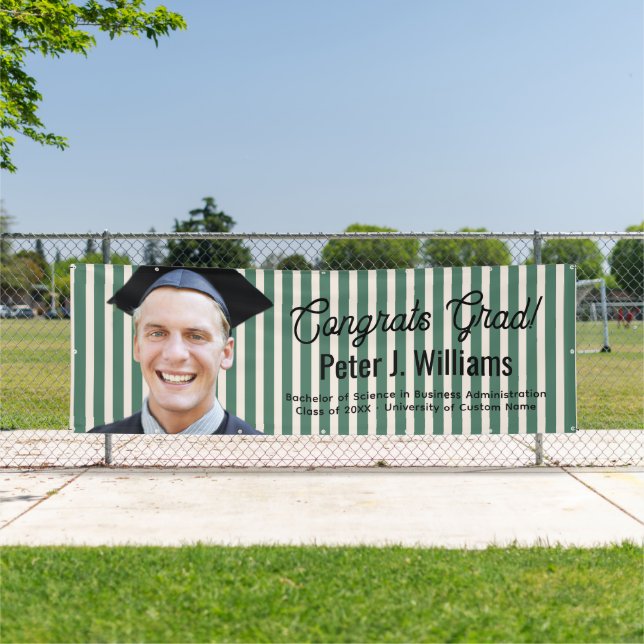Große Glückwünsche Abschluss Grüne Linien Männer B Banner (InSitu)