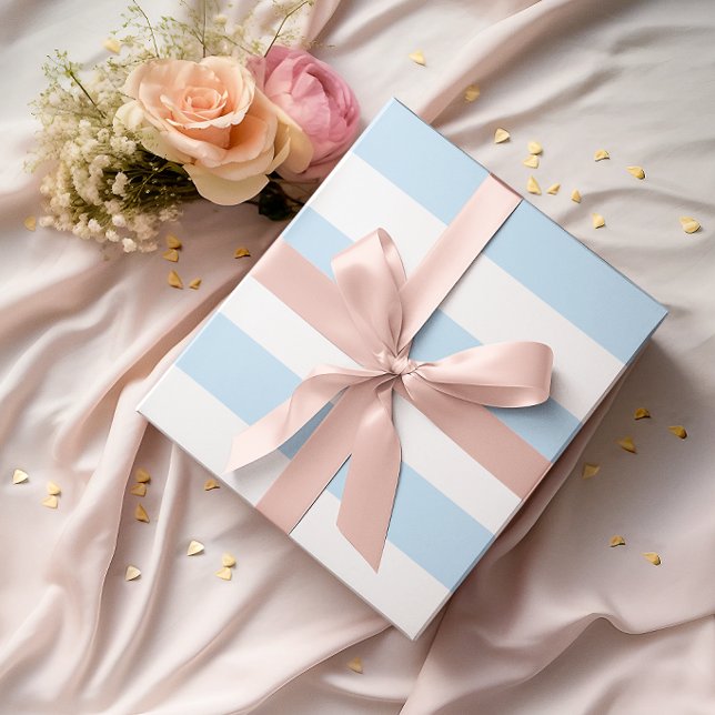 Große hellblaue und weiße horizontale Streifen Geschenkpapier (Large Light Blue and White Horizontal Stripes Wrapping Paper)