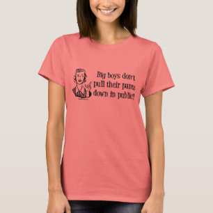 Große Jungen ziehen nicht ihre Hosen öffentlich T-Shirt