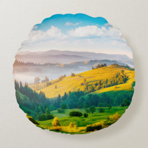 Große Landschaft im Morgenlicht. Loca Rundes Kissen